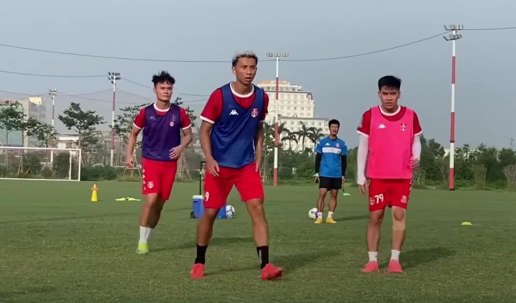 Rời CLB hàng đầu V-League, cầu thủ Việt kiều Trung Quốc có bến đỗ bất ngờ