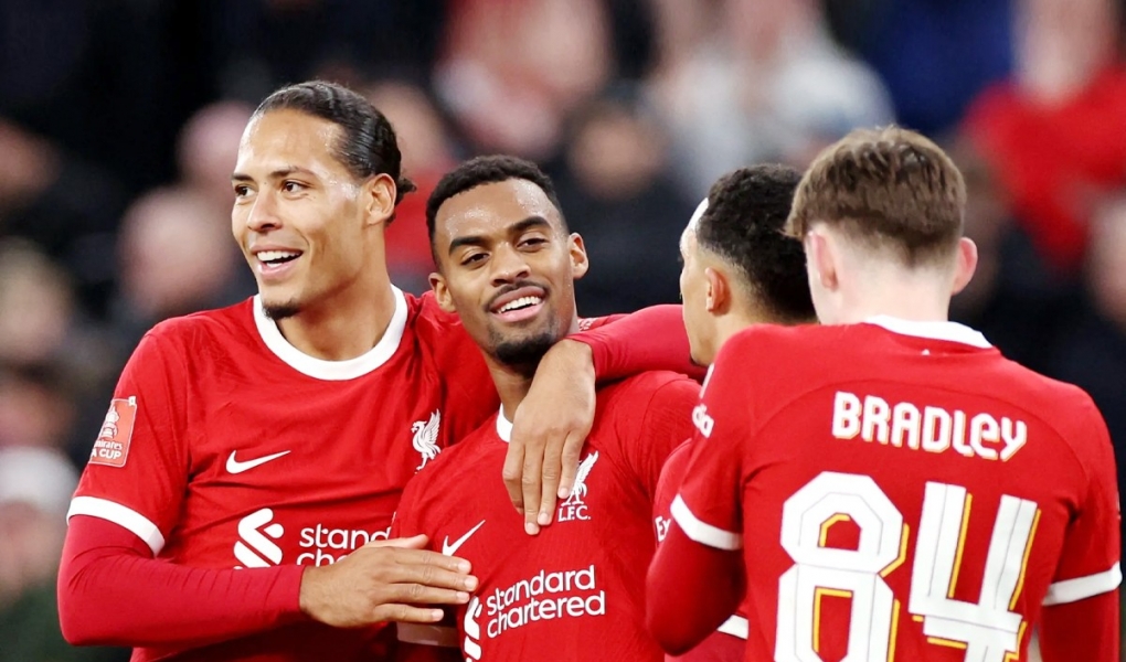 Liverpool đối mặt nguy cơ mất trụ cột trước Tottenham