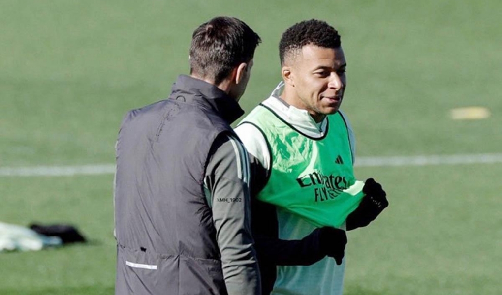 Xabi Alonso đón tin cực vui trước trận cầu 'sinh tử'