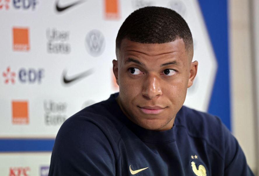 Đang đá Euro, Mbappe vẫn 'không quên' khởi kiện PSG