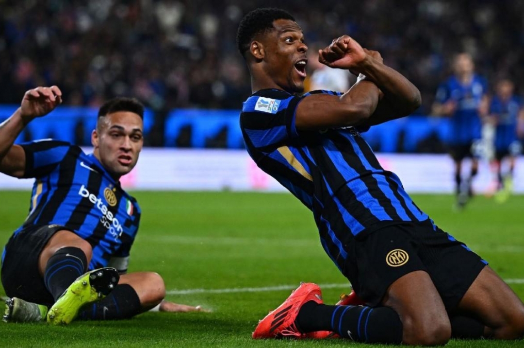 Dumfries lập cú đúp, Inter Milan hạ Atalanta vào chung kết Siêu cúp Italia