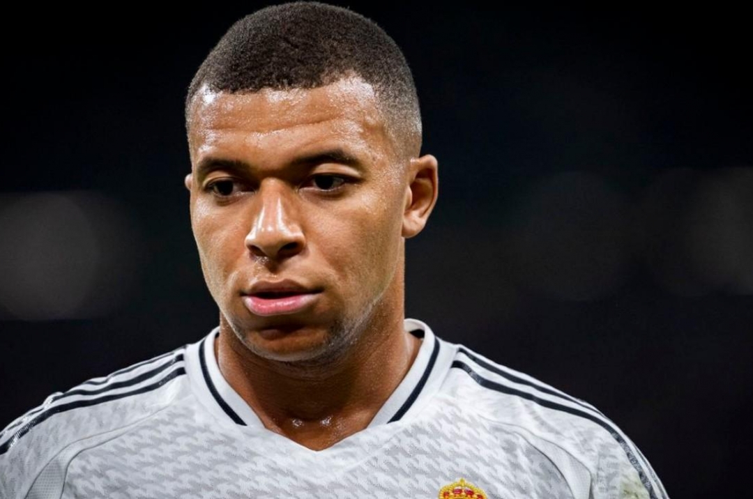 Mbappe bất ngờ bị NHM biểu tình phản đổi