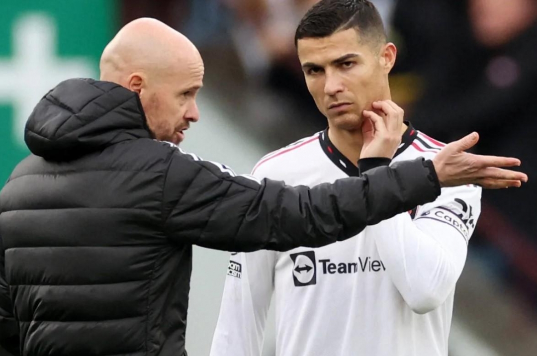 Ronaldo 'đá xéo' Ten Hag không biết gì về bóng đá