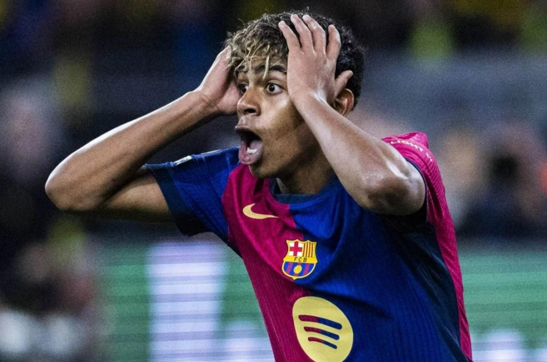 Lamine Yamal nhận đòn giáng cực mạnh tại Barca