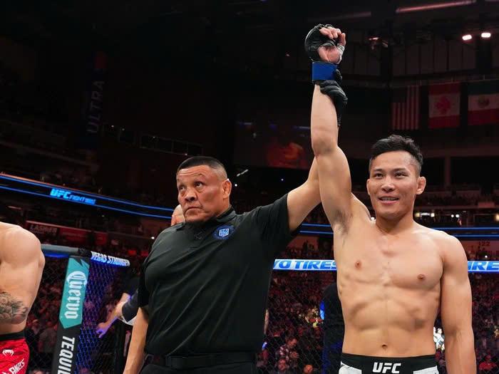 Quang Lê giành chiến thắng lịch sử tại UFC, bỏ túi tiền tỉ