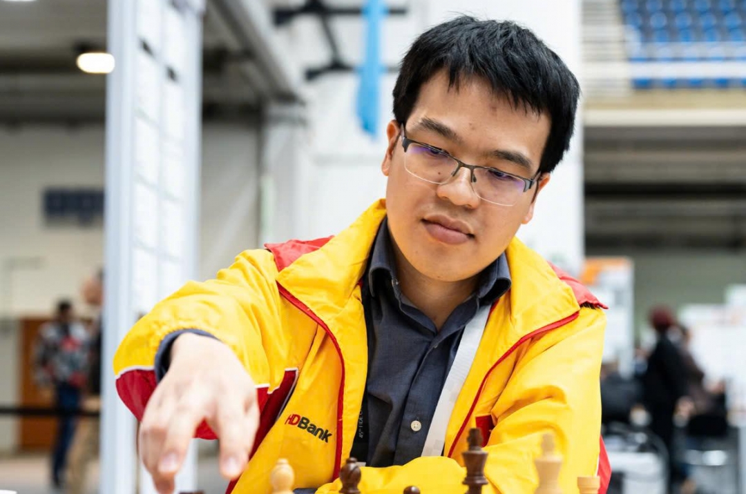 Lê Quang Liêm để thua Vua cờ Gukesh tại siêu giải Grand Chess Tour