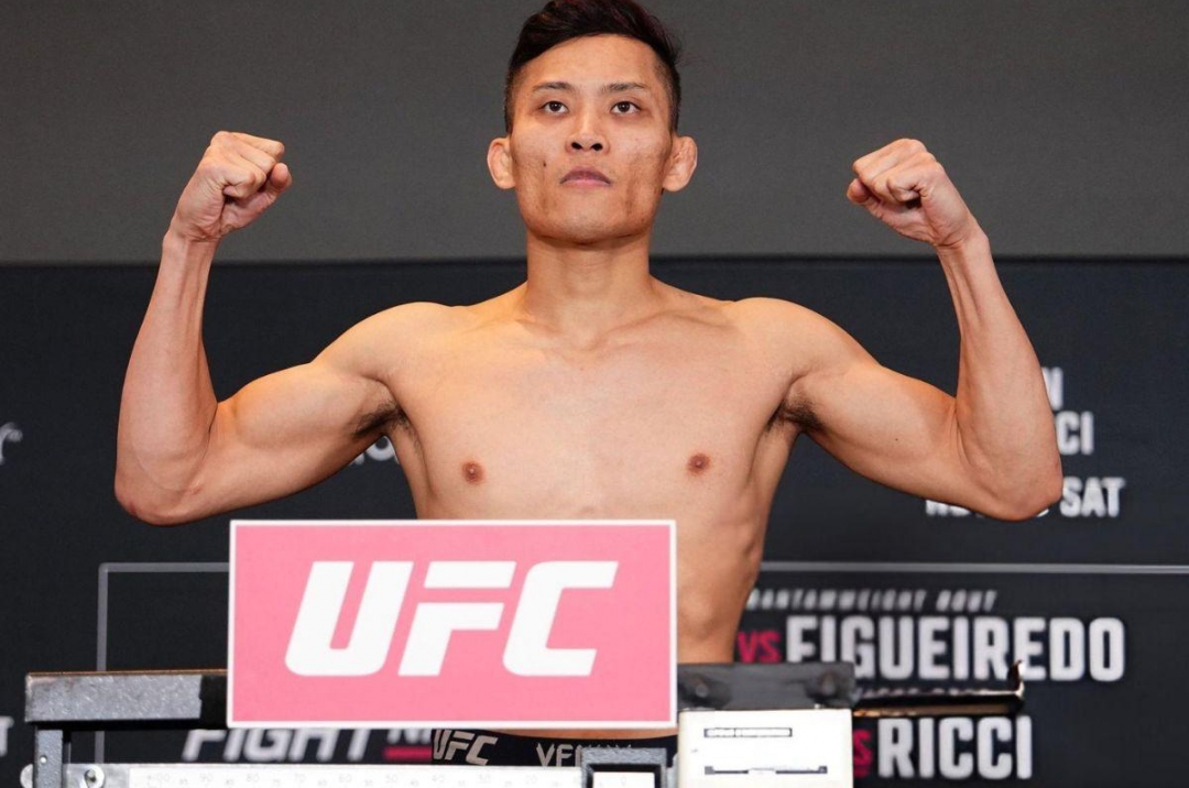 Quang Lê 'nặng kí' hơn đối thủ Trung Quốc trước thềm đại chiến ở UFC