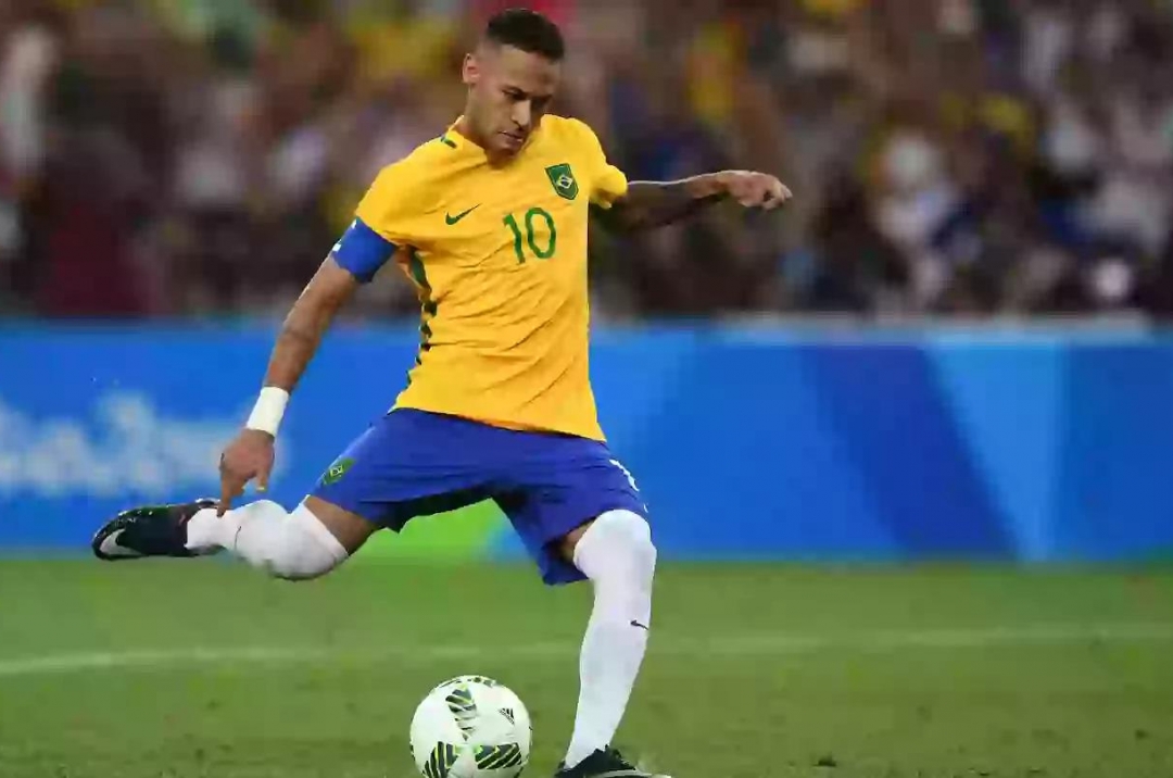 FIFA cấm kỹ thuật đá phạt đền thiên tài của Neymar