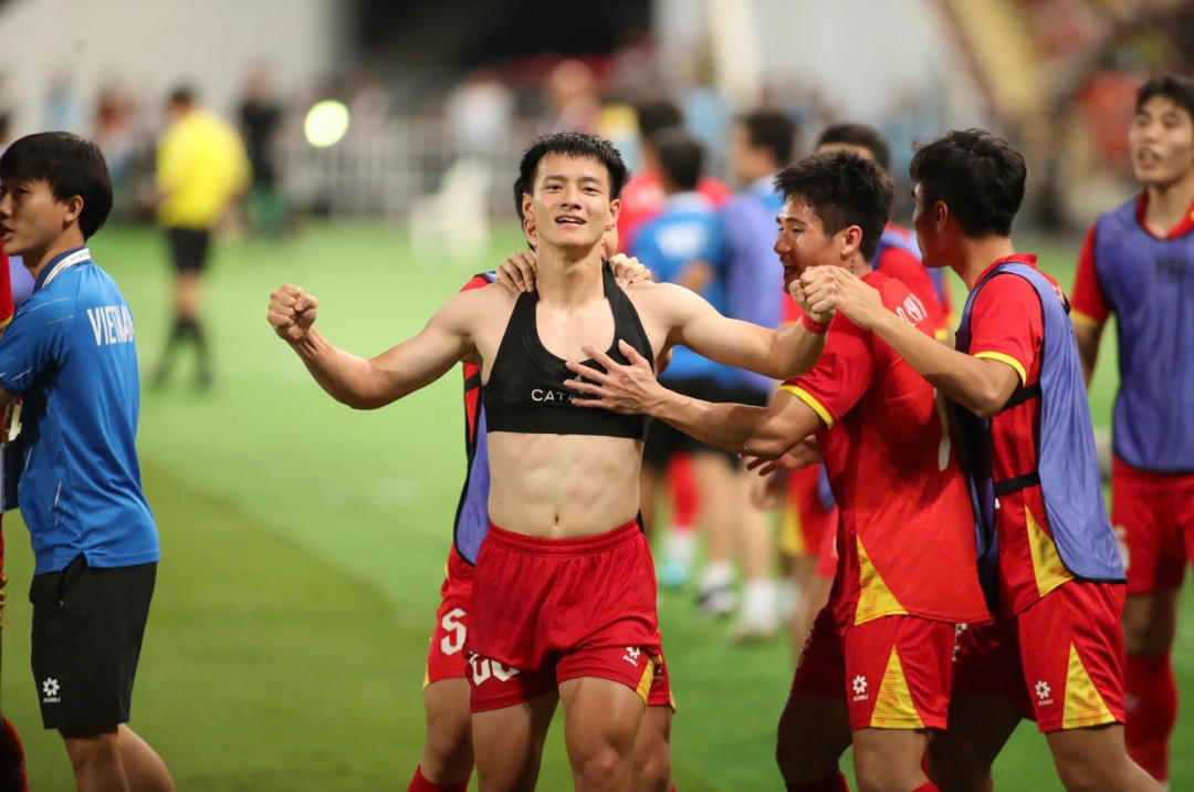 U22 Việt Nam nhận cơn mưa tiền thưởng sau tấm HCV SEA Games