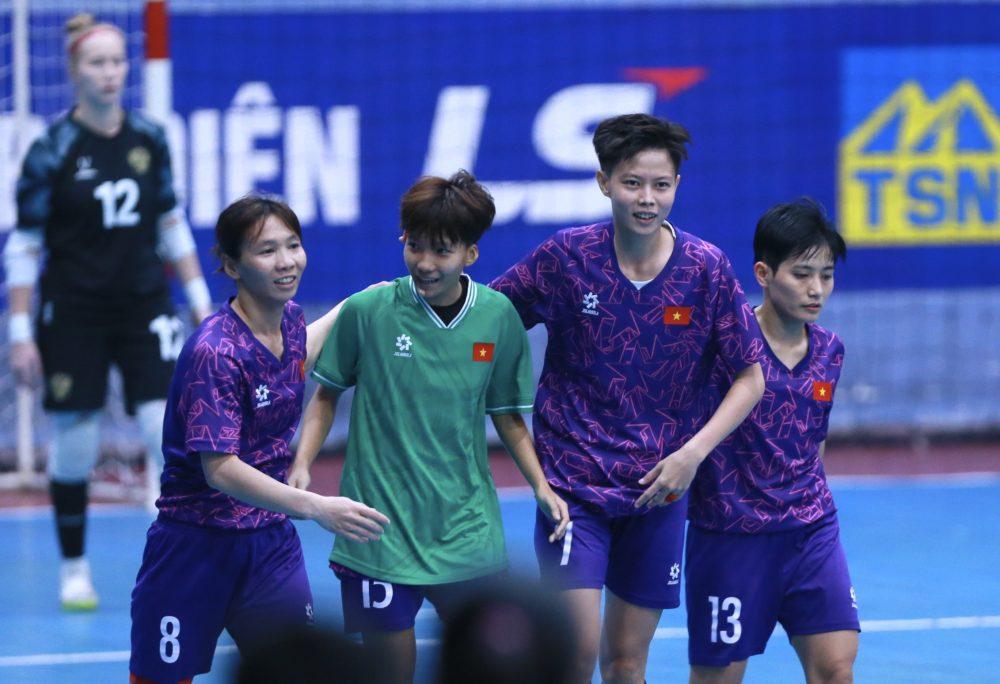 Trực tiếp futsal nữ Việt Nam 1-1 Myanmar: Rượt đuổi hấp dẫn