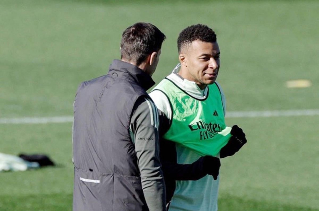 Xabi Alonso đón tin cực vui trước trận cầu 'sinh tử'