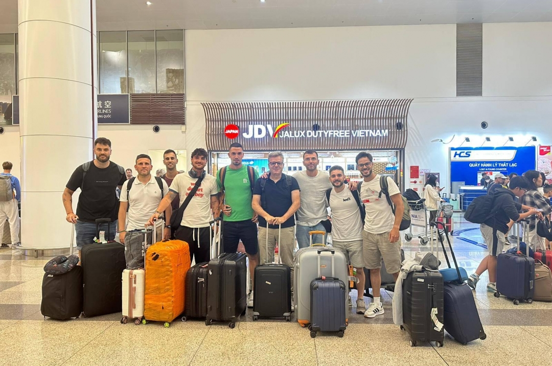 Loạt HLV Tây Ban Nha cập bến 'đại gia' V-League