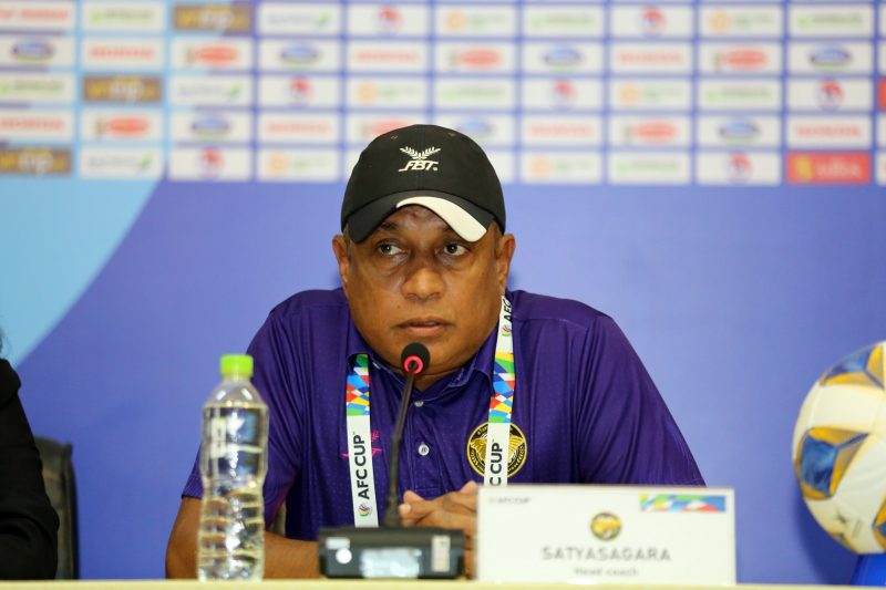 HLV đội Lào ngại một cầu thủ Việt Nam, chỉ mong hòa được Viettel