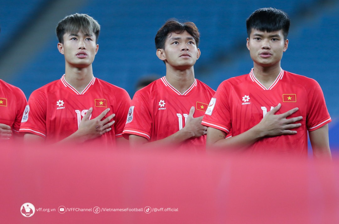 Tiền đạo U23 Việt Nam hỏng phạt đền, HLV nói gì?