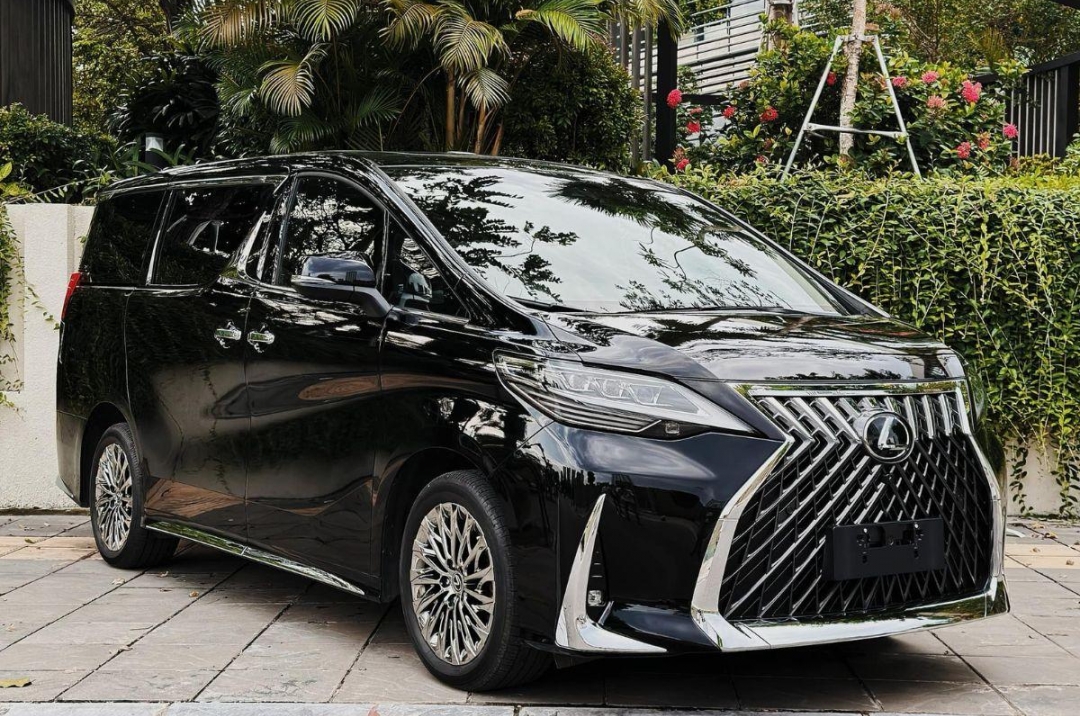 Sử dụng 2 năm, ‘chuyên cơ mặt đất’ Lexus LM 350 2022 chạy lướt rao bán với giá ngỡ ngàng