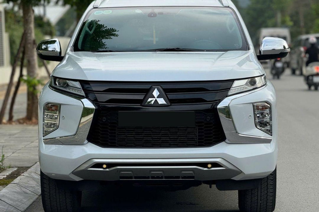 Mitsubishi Pajero Sport 2021 sử dụng 3 năm lên sàn xe cũ với giá khó tin