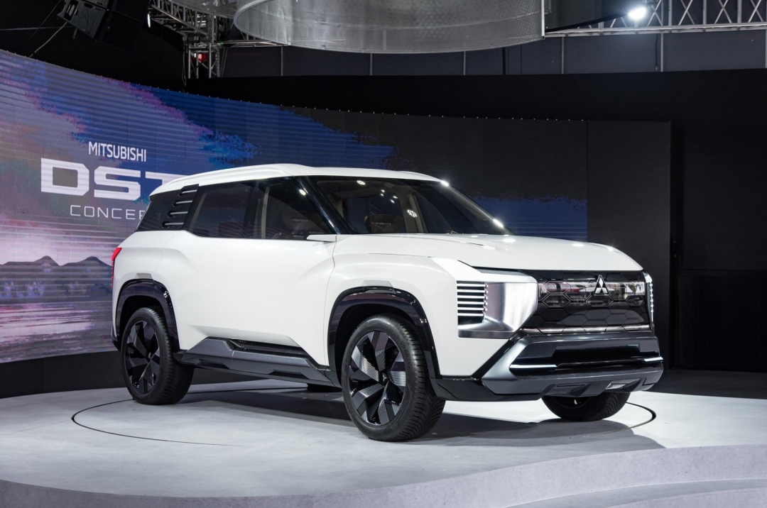 SUV Mitsubishi Destinator chốt lịch ra mắt: Khả năng cao là phiên bản thương mại của DST Concept