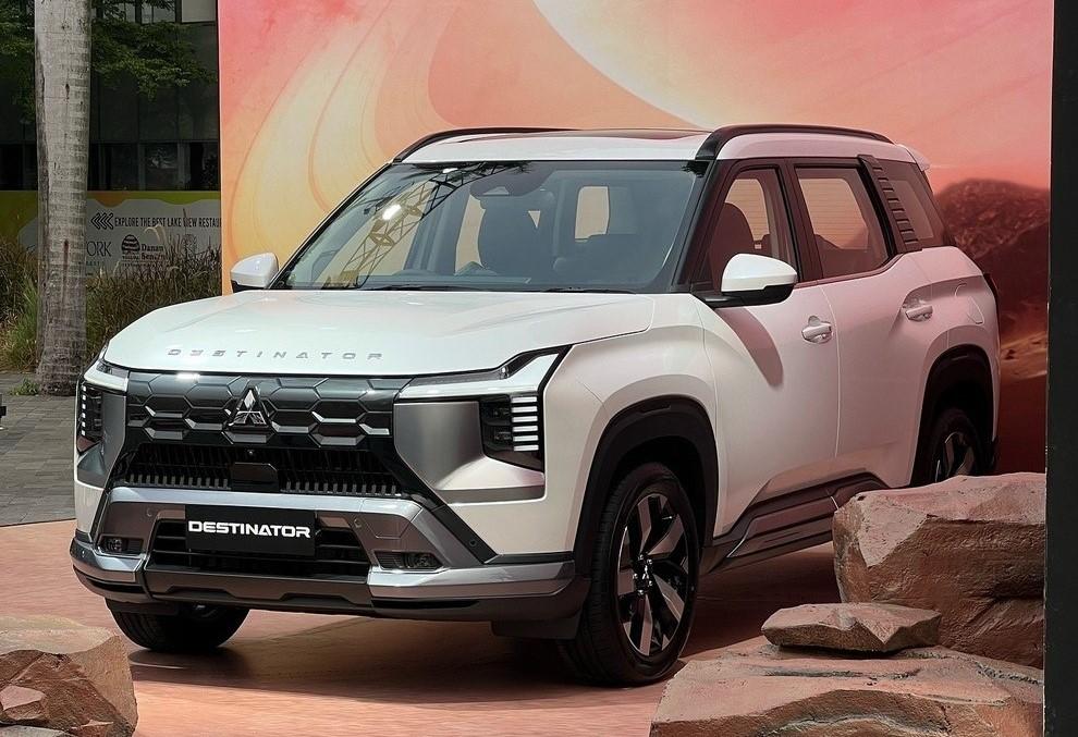 SUV 7 chỗ Mitsubishi Destinator vừa ra mắt Đông Nam Á có gì khác bản concept?