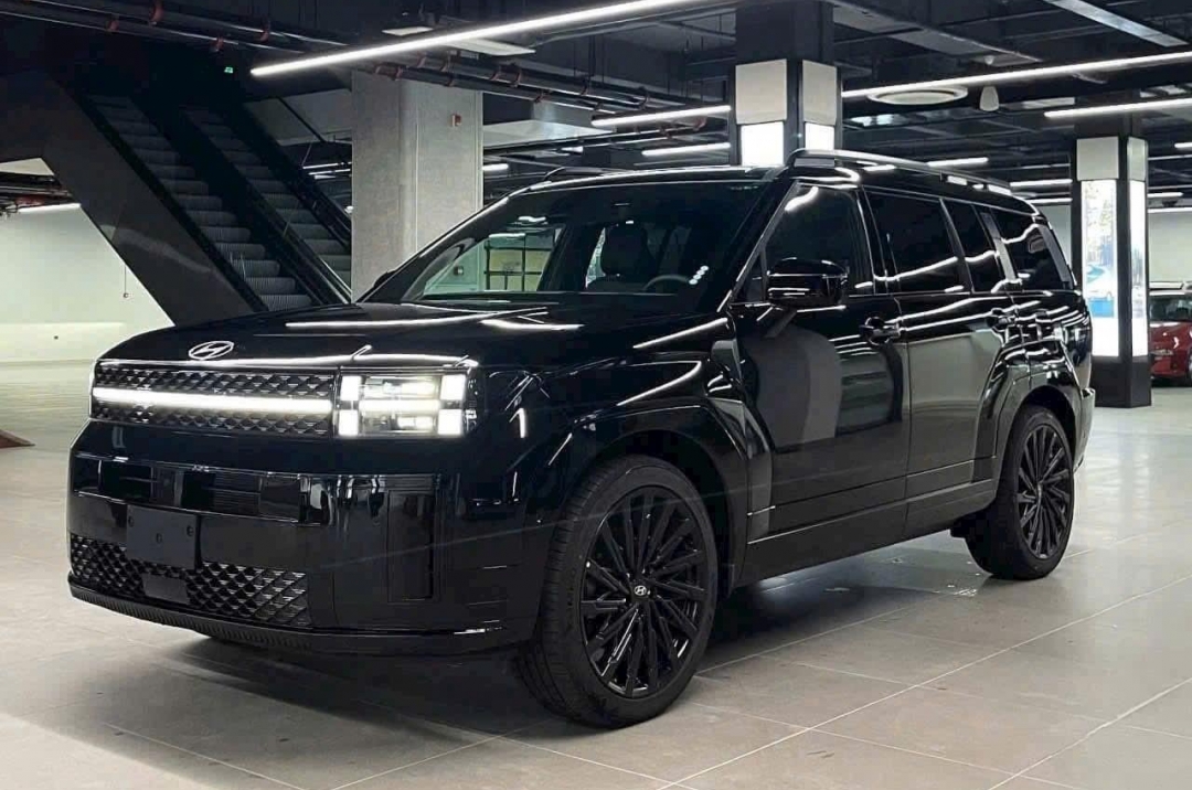 Hyundai Santa Fe Hybrid vừa cập bến đại lý đã giảm giá, người mua hưởng lợi lớn