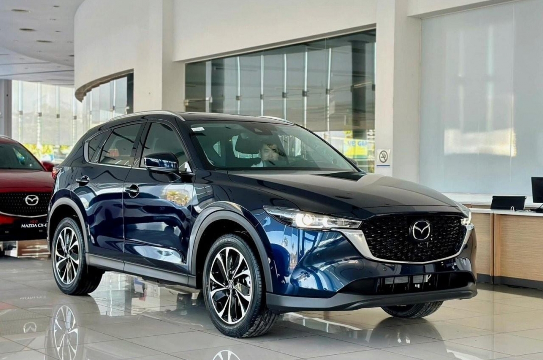 Mazda CX-5 gần như chắc suất 'ngôi vương' doanh số phân khúc SUV cỡ C năm 2025