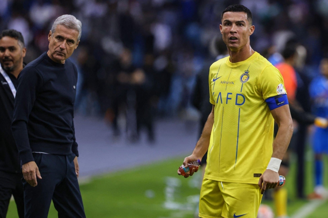 Thầy cũ Ronaldo nói thẳng nguyên nhân Al Nassr kém Al Hilal