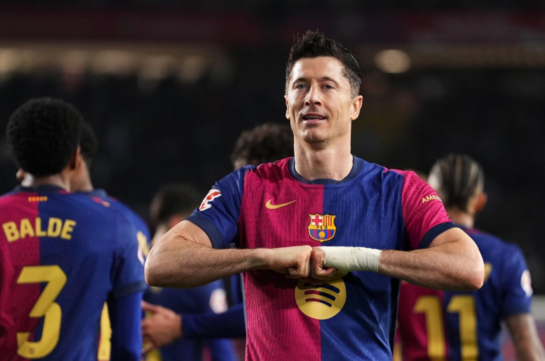 Lewandowski báo tin cực vui tới các CĐV Barca