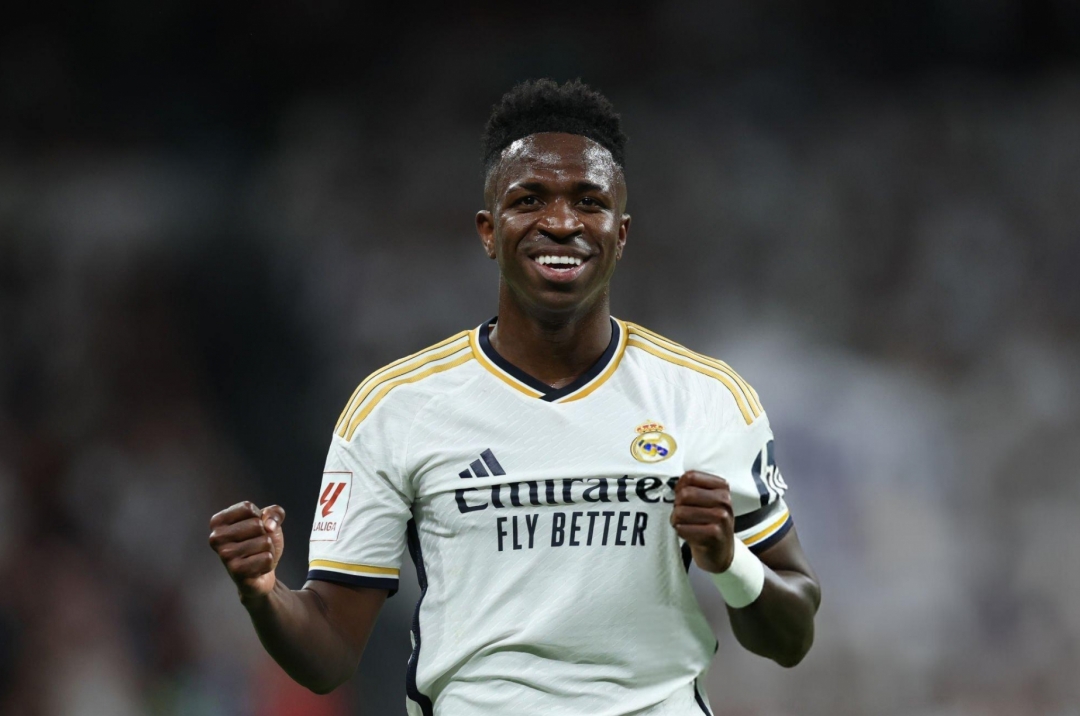 Vụ việc gia hạn hợp đồng của Vinicius và tham vọng của Real Madrid với Alvaro Carreras