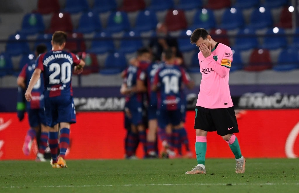 Thua 3 bàn trong hiệp hai, Barca tan mộng vô địch La Liga