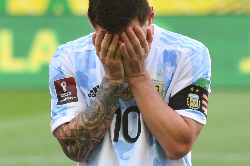 Choáng với nguyên nhân trận Brazil gặp Argentina bị hủy giữa chừng