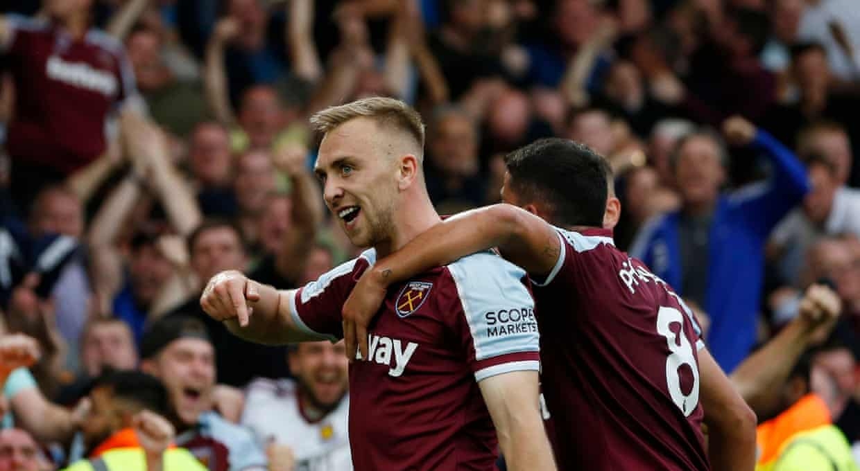 Antonio giúp West Ham lội ngược dòng phút cuối