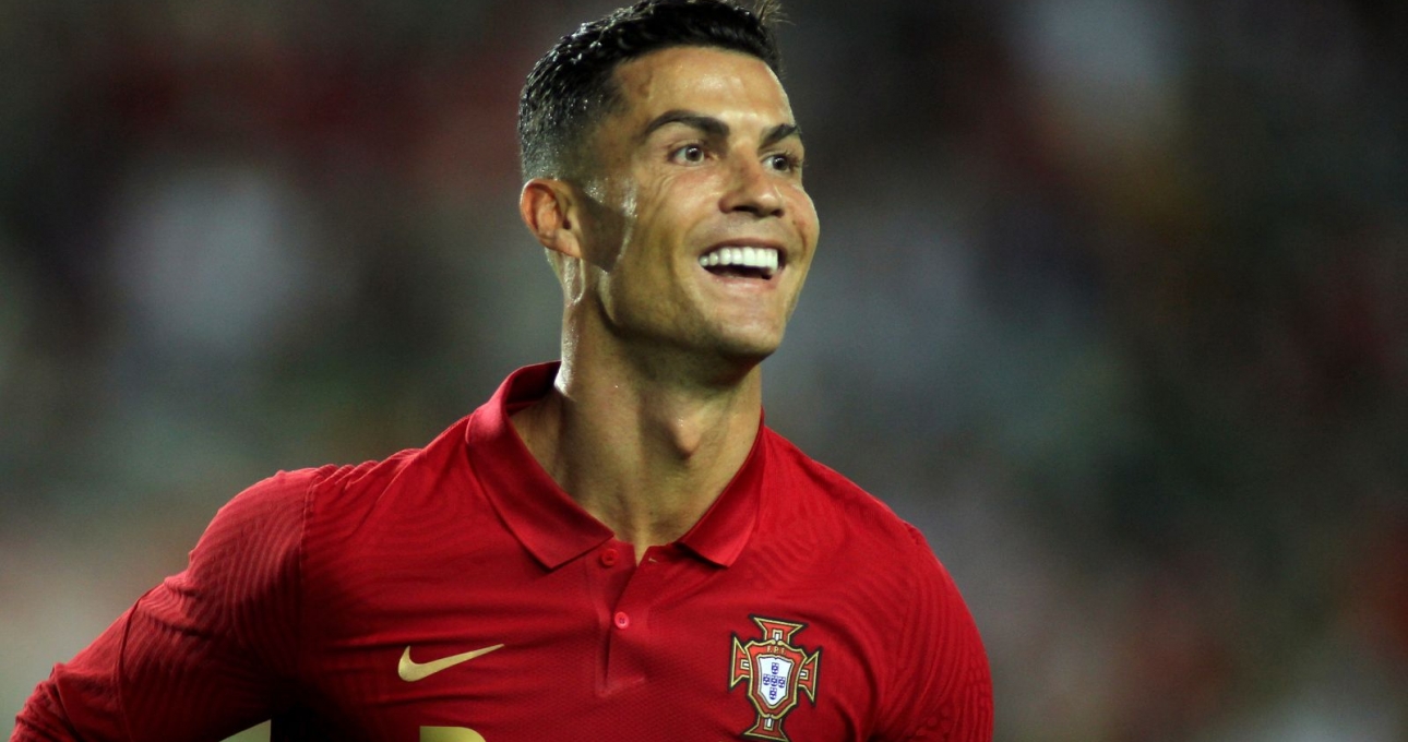 Bỏ xa Messi, Ronaldo lập kỳ tích chưa từng có trong lịch sử