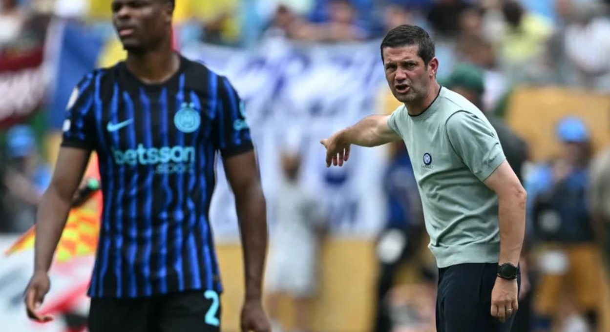 HLV Inter Milan: 'Chúng tôi thua vì đã quá kiêu ngạo'