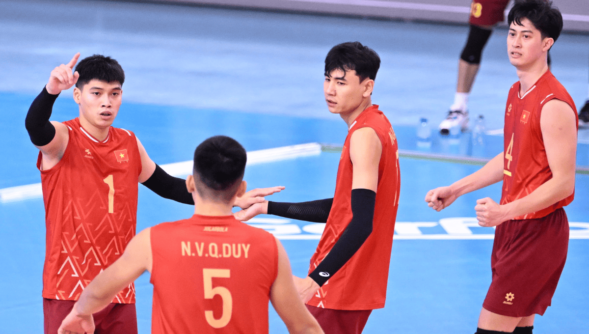 Cầu thủ bóng chuyền Việt Nam dính chấn thương vì... ăn mừng