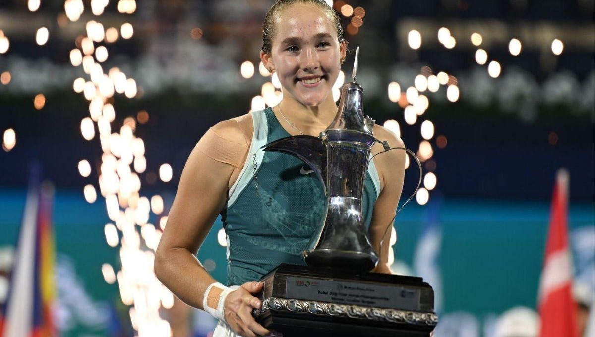 Đăng quang WTA Dubai, Mirra Andreeva dựng hai cột mốc đáng nhớ trong sự nghiệp