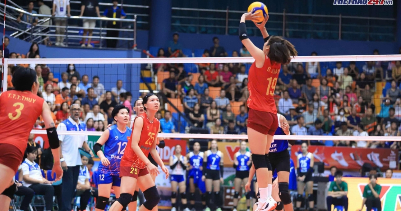 Bóng chuyền nữ Việt Nam toàn thắng sau vòng bảng VTV Cup 2025