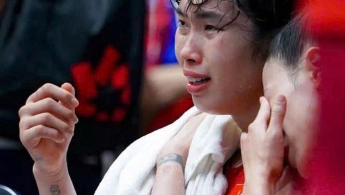 Chủ công Thanh Thúy khóc nức nở sau thất bại tiếc nuối trước Thái Lan