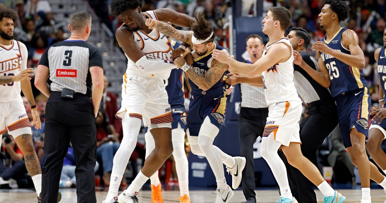 Lao vào nhau như ngày sau cuối, hai ngôi sao NBA bị treo giò