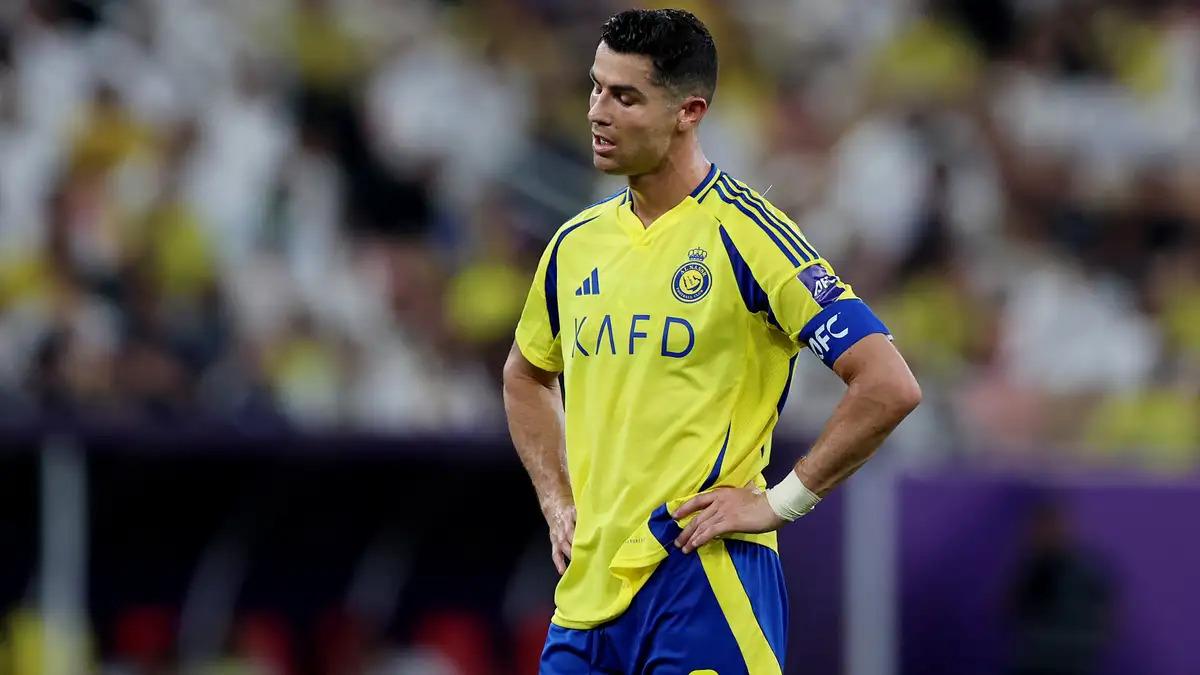 Ronaldo có động thái đầy cảm xúc khi Al Nassr bị loại cay đắng