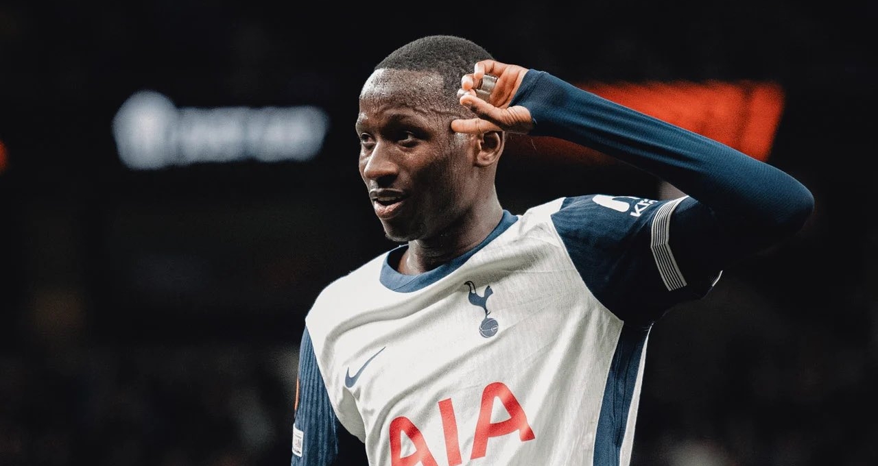Tottenham báo tin với tới MU trước chung kết C2