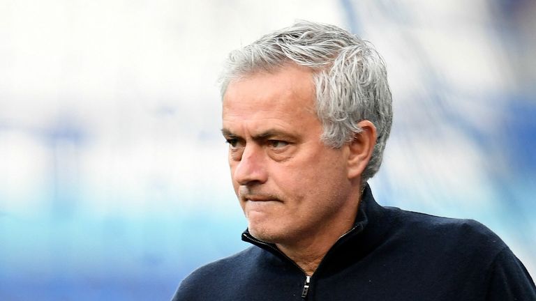 CHÍNH THỨC: Mourinho trở lại Serie A làm việc