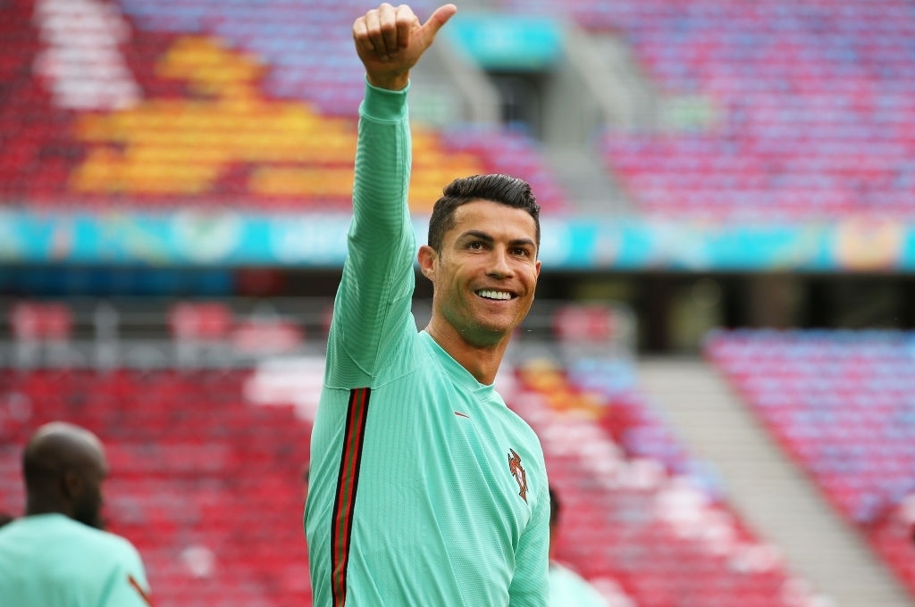 Đội bóng Trung Quốc dẫn trước Real Madrid trong cuộc đua giành Ronaldo