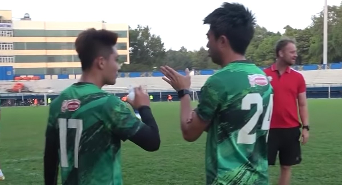 VIDEO: Cột dọc từ chối bàn thắng của đội Lee Nguyễn