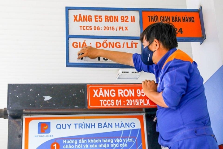 Giá xăng chính thức giảm hơn 1.000 đồng/lít từ ngày hôm nay 1/4/2022