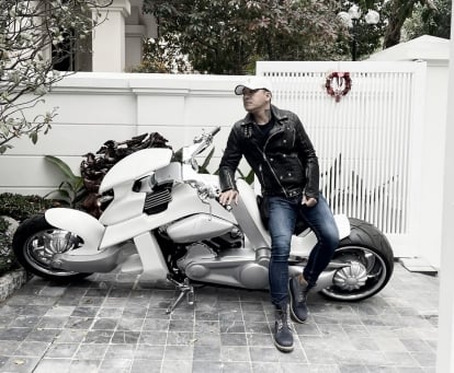 Ca sĩ Tuấn Hưng bán 'siêu mô tô' V-Rex Travertson trị giá 2 tỷ, sau 5 tháng sử dụng