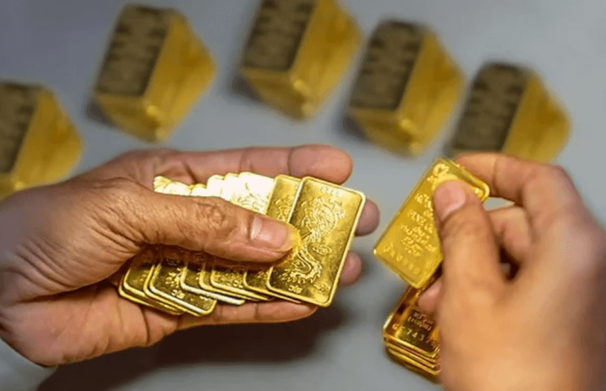 Giá vàng hôm nay trưa 9/6: SJC đồng loạt tăng