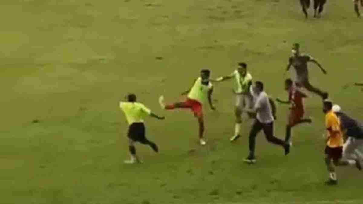 VIDEO: Indonesia có 'biến căng' gây chấn động bóng đá Đông Nam Á