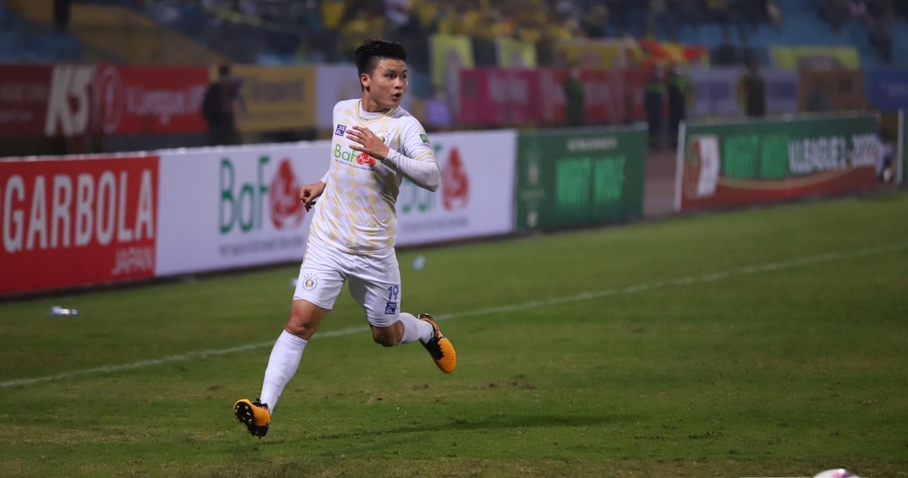 VIDEO: Quang Hải ghi bàn đẳng cấp giúp Hà Nội FC thắng trận đầu tay
