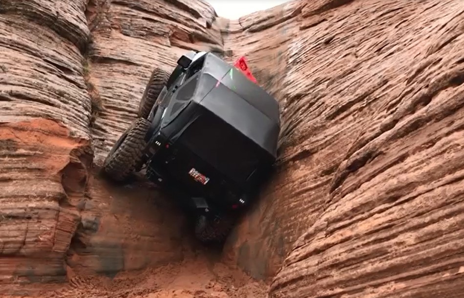 VIDEO: Chiêm ngưỡng màn leo núi đỉnh cao của 'siêu phẩm' Jeep
