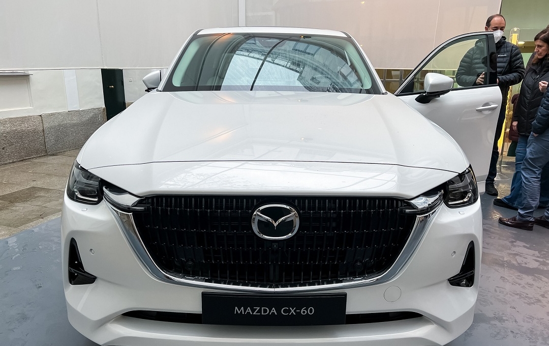 Ngắm thiết kế đẹp long lanh của Mazda CX-60 – đối thủ của Mercedes-Benz GLC