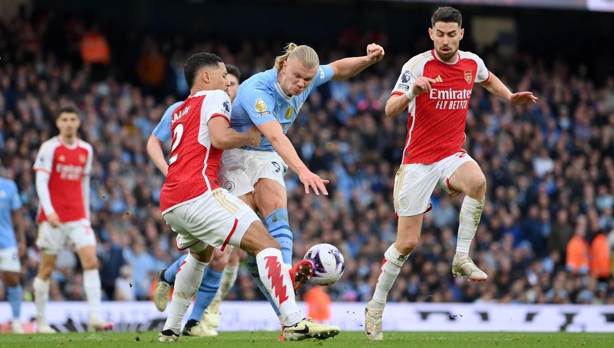 Lịch thi đấu bóng đá hôm nay 2/2: Arsenal vs Man City khi nào?